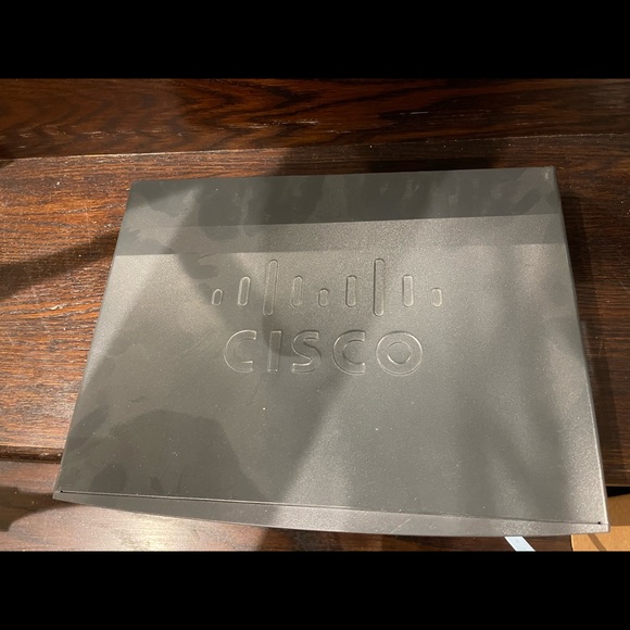 Cisco 881 Ethernet Security Router - Picture 4 of 7